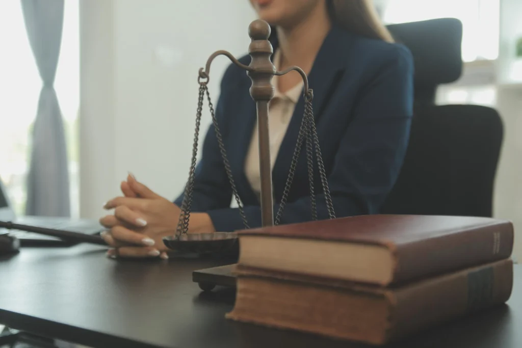 legal support outsourcing services