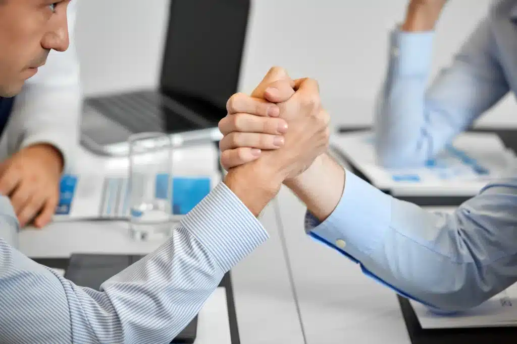 pros and cons of outsourcing it support