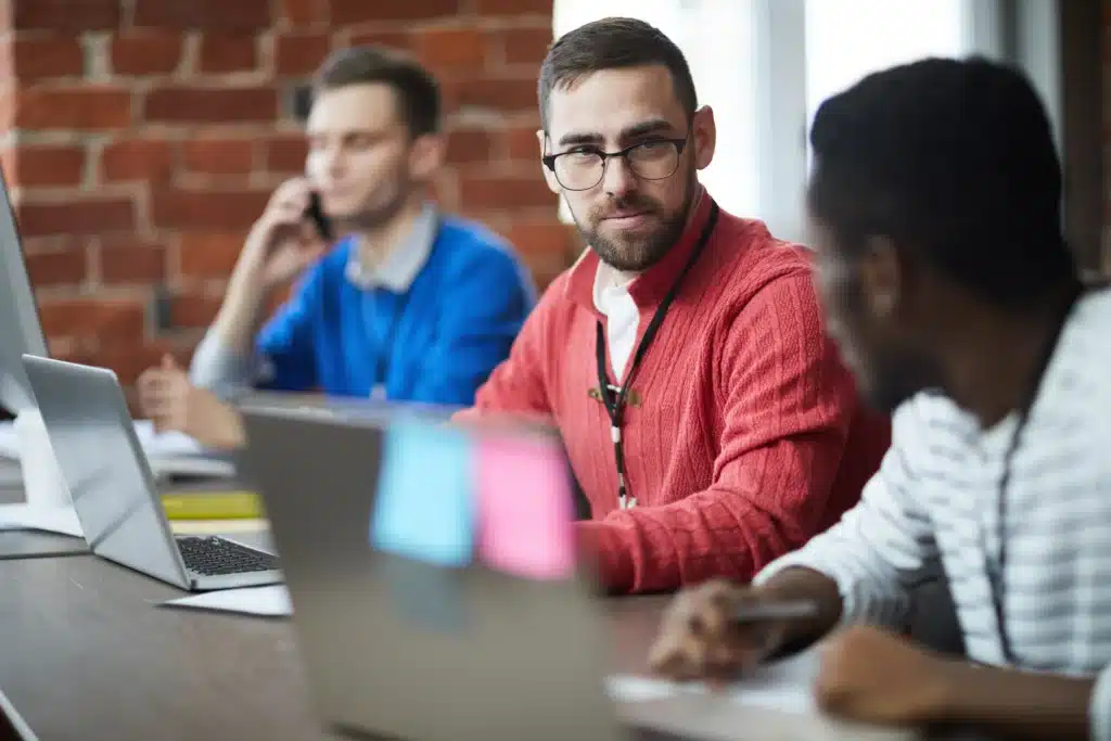 pros and cons of outsourcing it support