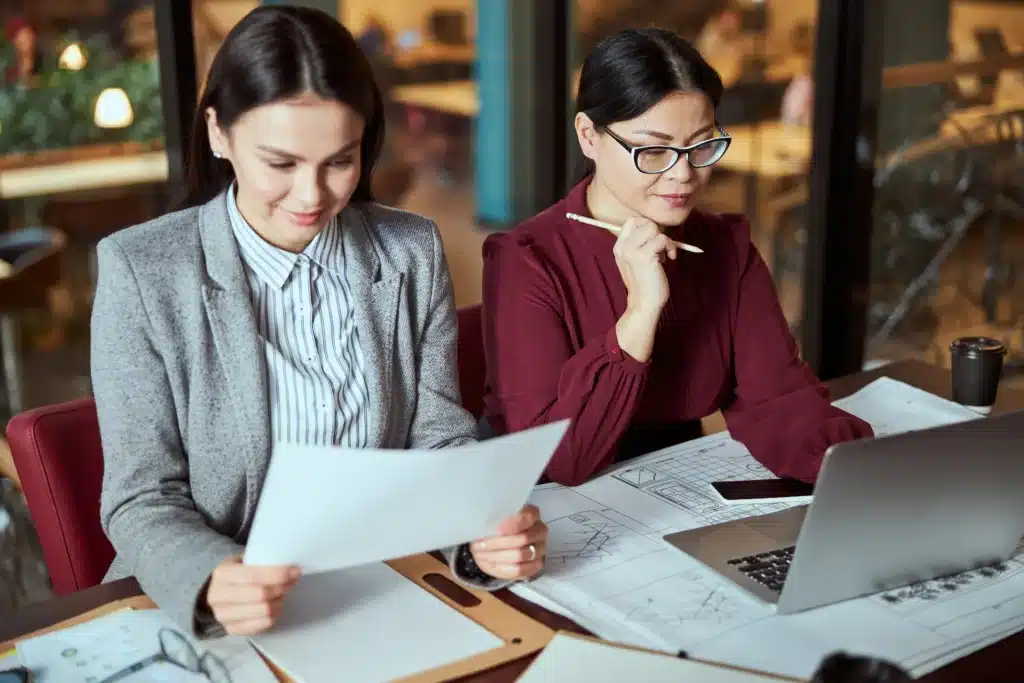 pros and cons of outsourcing it support
