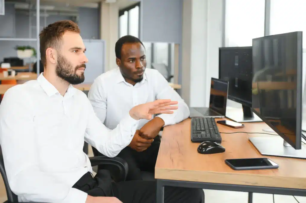 insourcing vs outsourcing it services