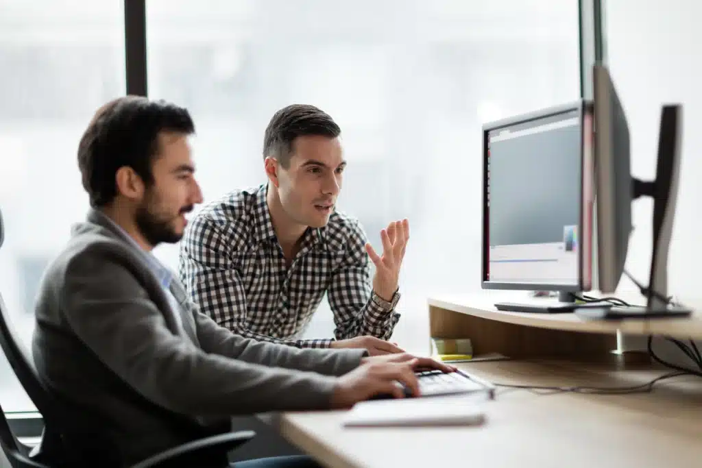 insourcing vs outsourcing it services