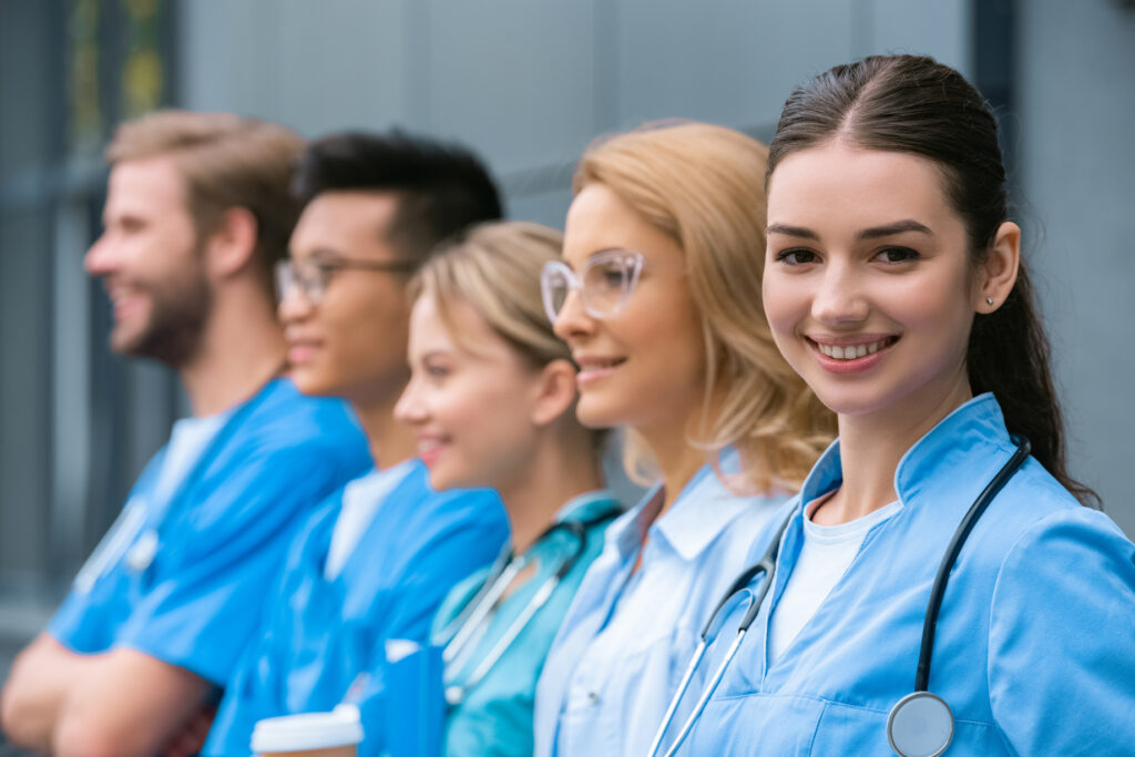 Outsourcing Nursing Services for Home Health: What It Costs and How to Get It Right 1 Vinali clinical coordinator supporting home health nursing services from her desk